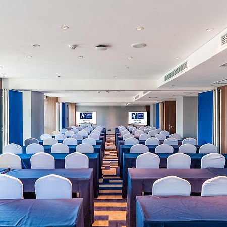 Holiday Inn Express Shanghai Baoyang By Ihg Buitenkant foto