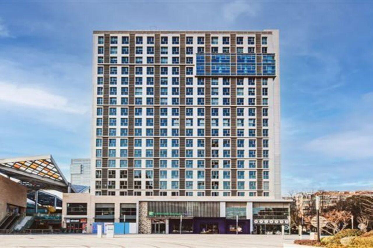 Holiday Inn Express Shanghai Baoyang By Ihg Buitenkant foto