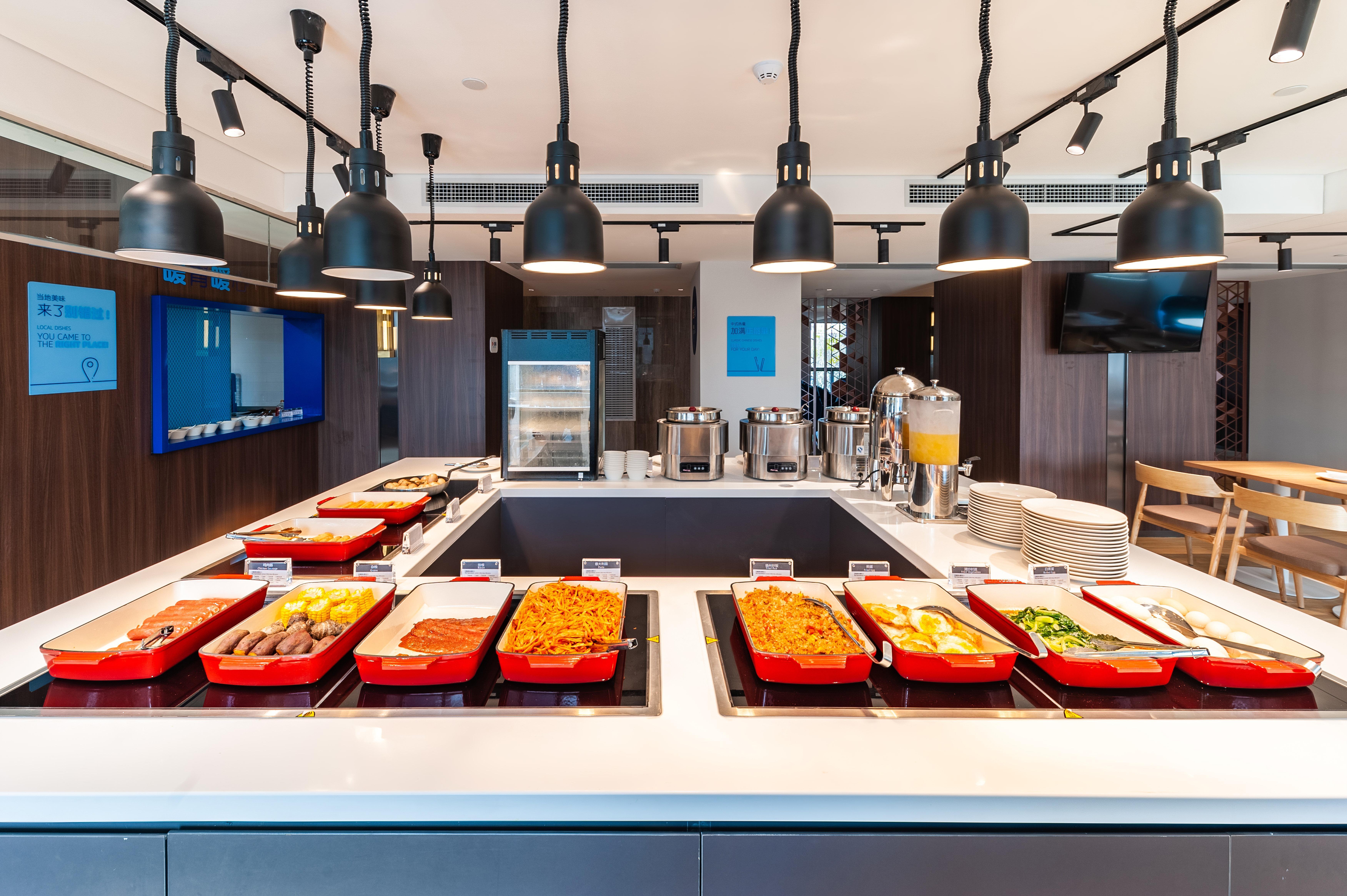 Holiday Inn Express Shanghai Baoyang By Ihg Buitenkant foto